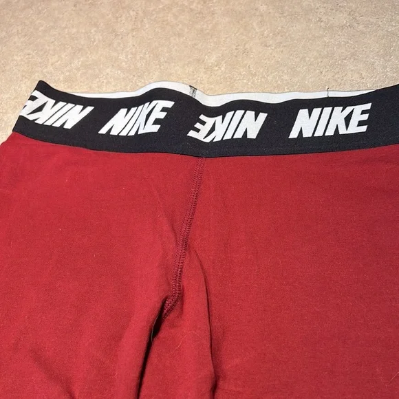 Nike women’s leggings - Picture 3 of 5